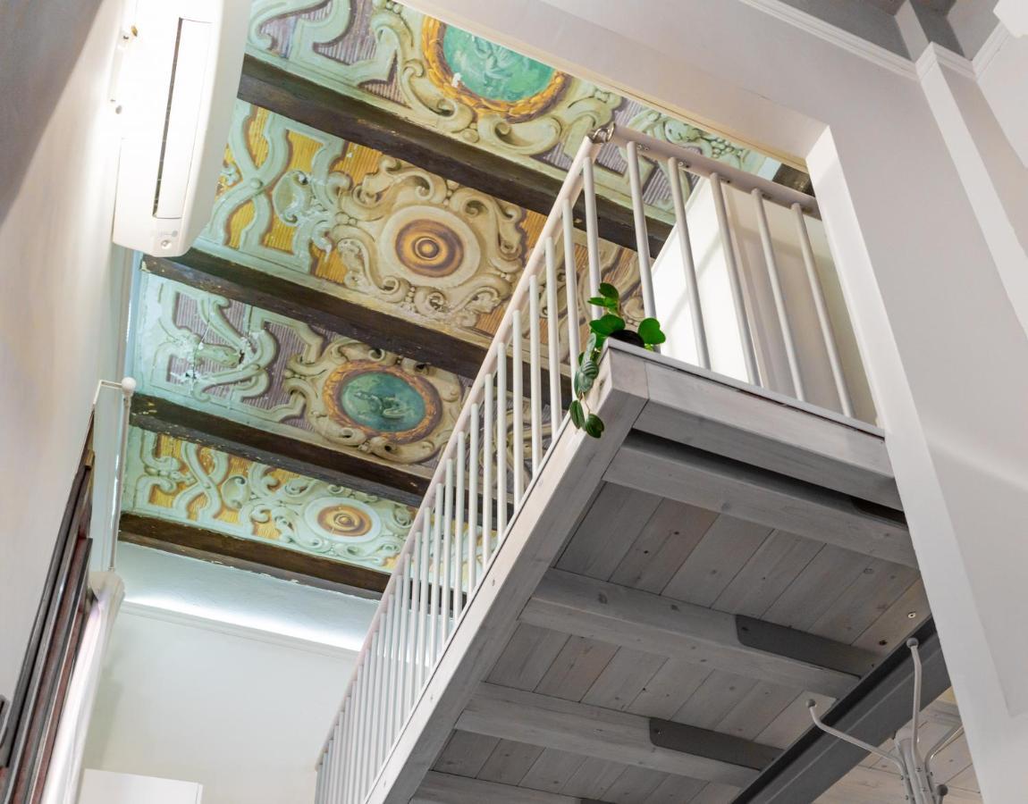 Charming Frescoed Loft Apartment Bologna Exterior photo